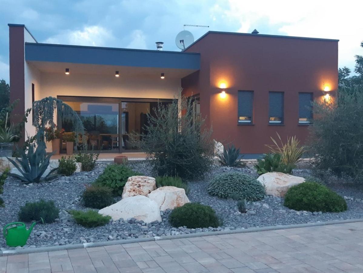Apartments Bijou With Big Private Garden Near Umag Vilanija Zewnętrze zdjęcie