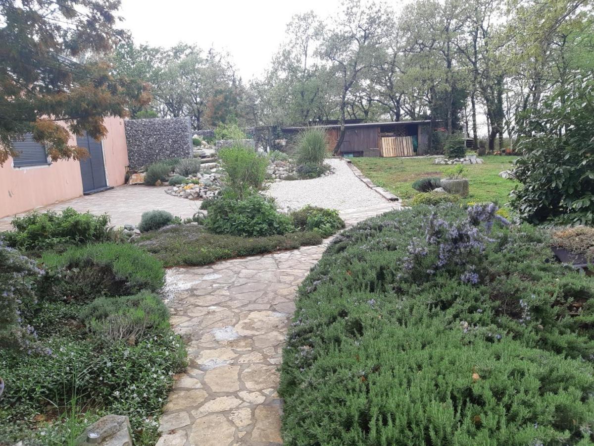 Apartments Bijou With Big Private Garden Near Umag Vilanija Zewnętrze zdjęcie