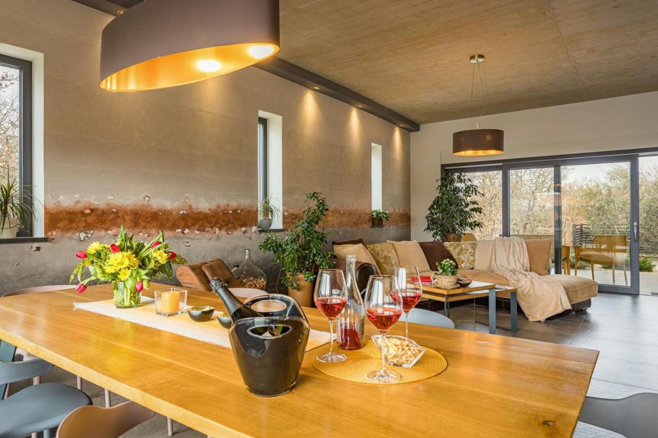 Apartments Bijou With Big Private Garden Near Umag Vilanija Zewnętrze zdjęcie