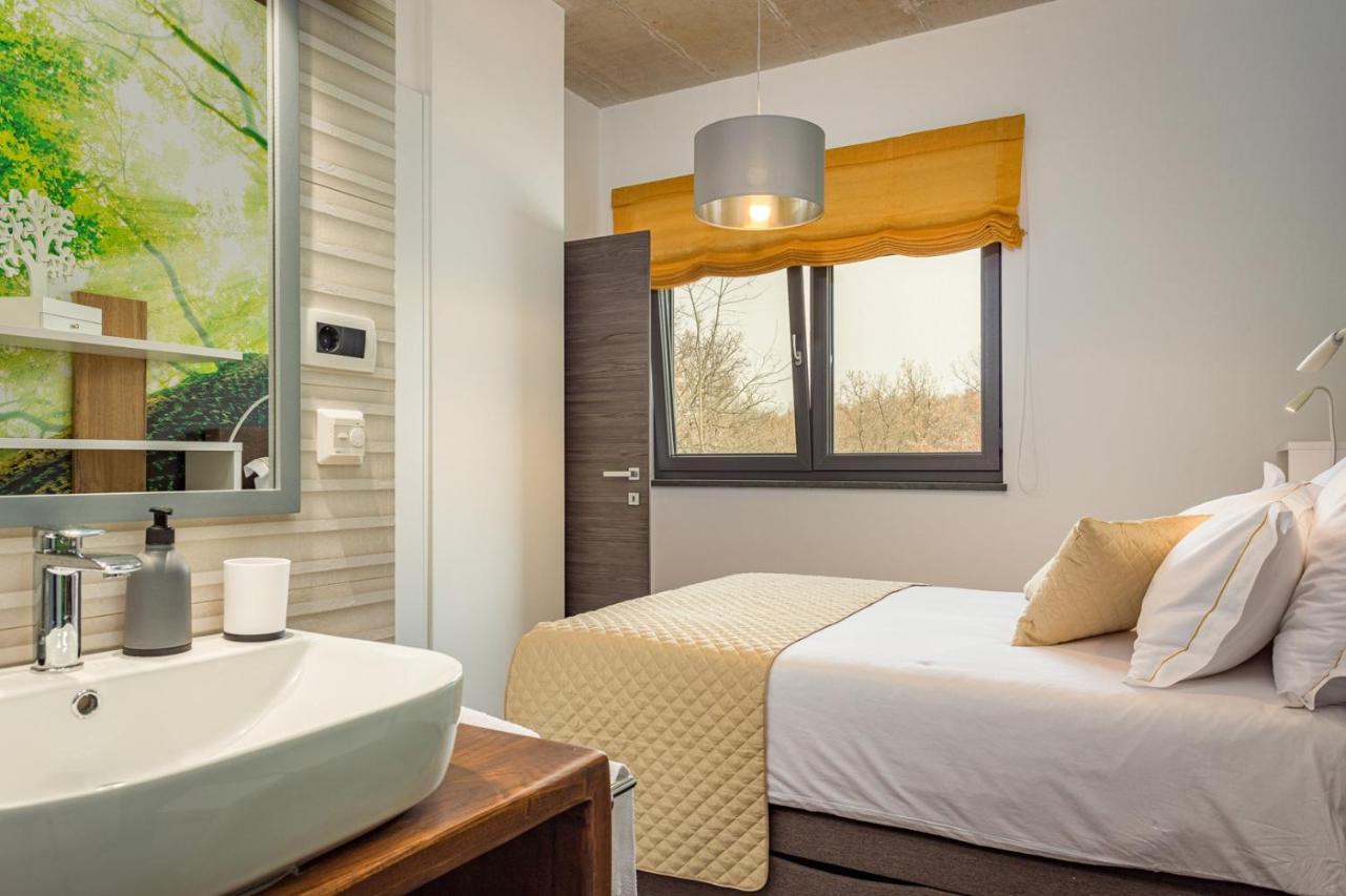 Apartments Bijou With Big Private Garden Near Umag Vilanija Zewnętrze zdjęcie