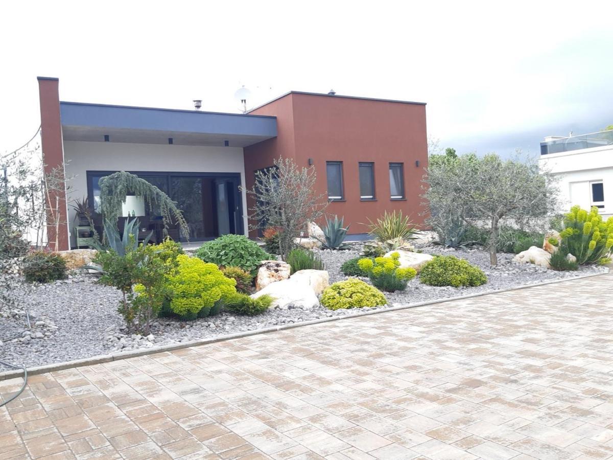 Apartments Bijou With Big Private Garden Near Umag Vilanija Zewnętrze zdjęcie