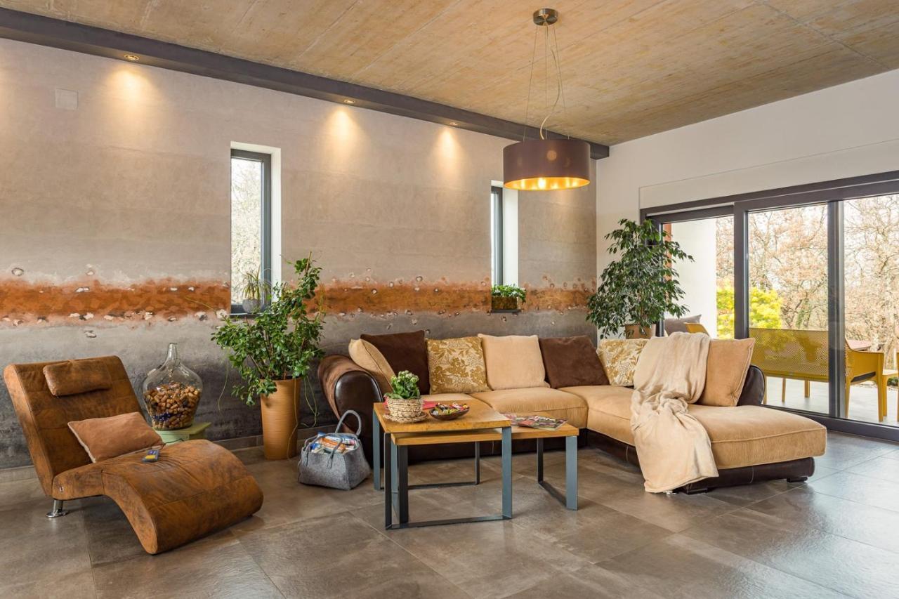 Apartments Bijou With Big Private Garden Near Umag Vilanija Zewnętrze zdjęcie