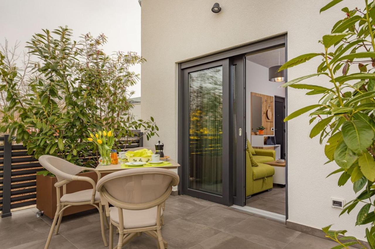 Apartments Bijou With Big Private Garden Near Umag Vilanija Zewnętrze zdjęcie
